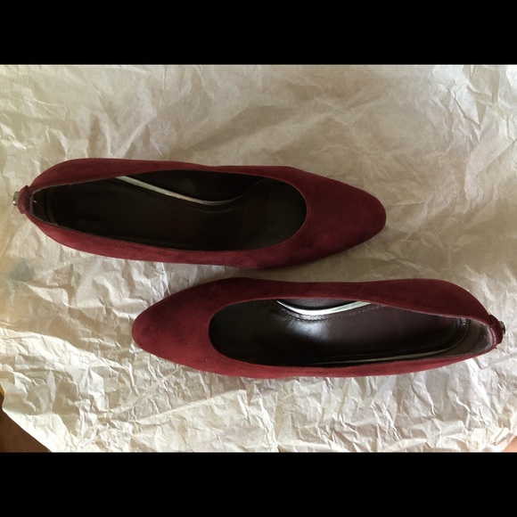 Size 9M Bordeaux Suede Stuart Weitzman heels - Picture 7 of 14